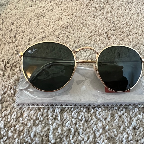BRAND NEW ray ban. Never worn - Picture 2 of 5